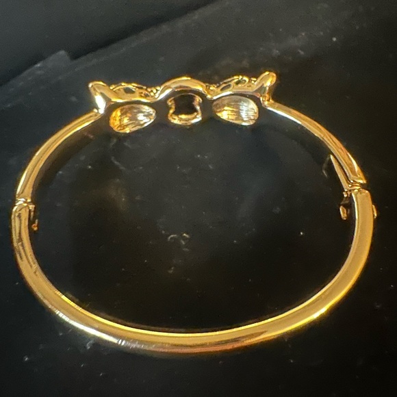 Diamot Leopard Golden Hinged Bangle Bracelet - Picture 6 of 9